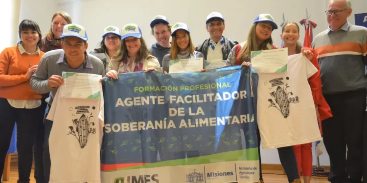 Egresaron los primeros 20 facilitadores de Agricultura Familiar de la provincia