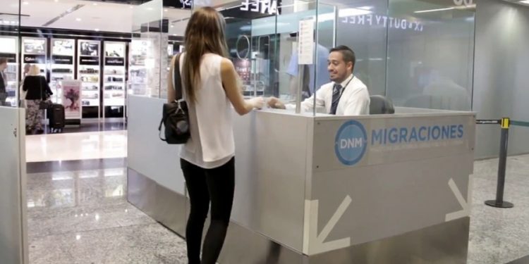 Ya no hay que completar una declaración jurada electrónica para entrar y salir del país