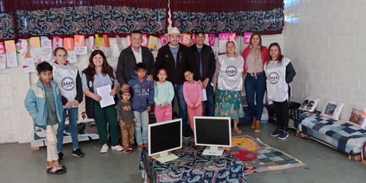 Zamba, el espacio para hijos de tareferos, ya cuenta con dos computadoras