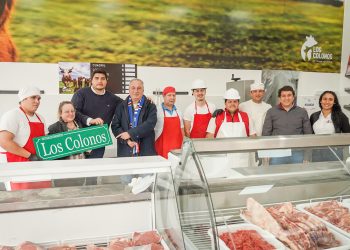 Posadas: Passalacqua y Cesino visitaron un abasto que comercializa carnes y verduras provenientes de la chacra misionera en su totalidad