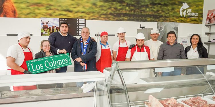 Posadas: Passalacqua y Cesino visitaron un abasto que comercializa carnes y verduras provenientes de la chacra misionera en su totalidad