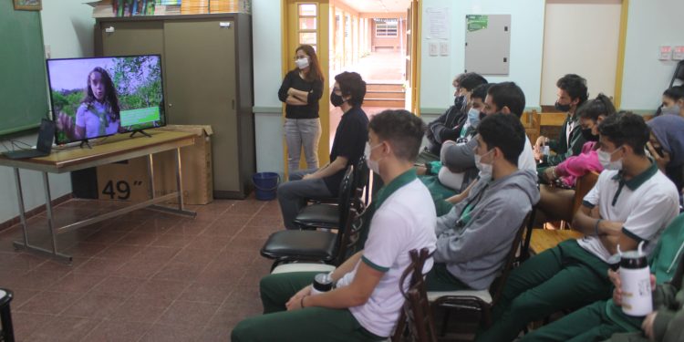 Más escuelas se suman a “estudiar, matear y aprobar”: el mate en la escuela