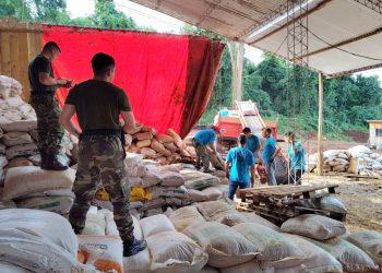 A través del Inaes, una cooperativa de pequeños agricultores convierte en alimento balanceado granos decomisados