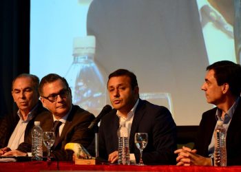 Herrera Ahuad acompañó la apertura del 1º Congreso del Mueble Misionero