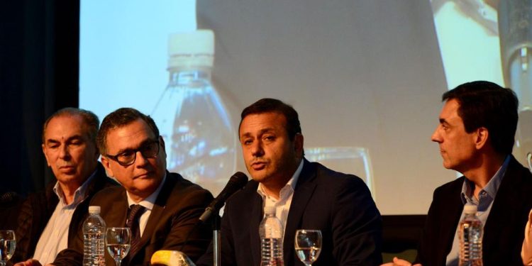 Herrera Ahuad acompañó la apertura del 1º Congreso del Mueble Misionero