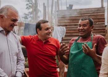 Herrera Ahuad supervisó el avance de obras eléctricas en barrios populares de la Zona Sur de Misiones