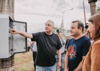 Passalacqua destacó las obras eléctricas inauguradas en Piñalito Norte, que contribuyen al avance de la localidad