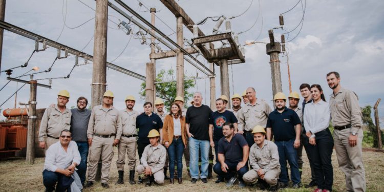 El Gobierno Provincial y Energía de Misiones inauguraron la obra que provee electricidad a 300 familias de San Antonio