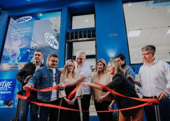 Herrera Ahuad participó en la apertura del local de una nueva franquicia en Posadas