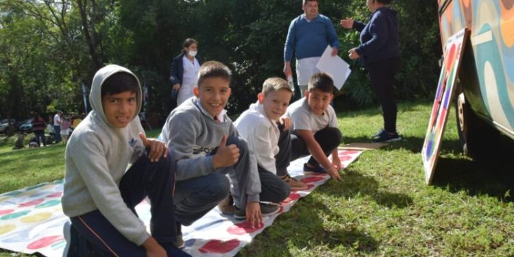 Oré, la Jornada de Educación Ambiental que convocó a estudiantes y comunidad en el Parque Provincial Cañadón de Profundidad