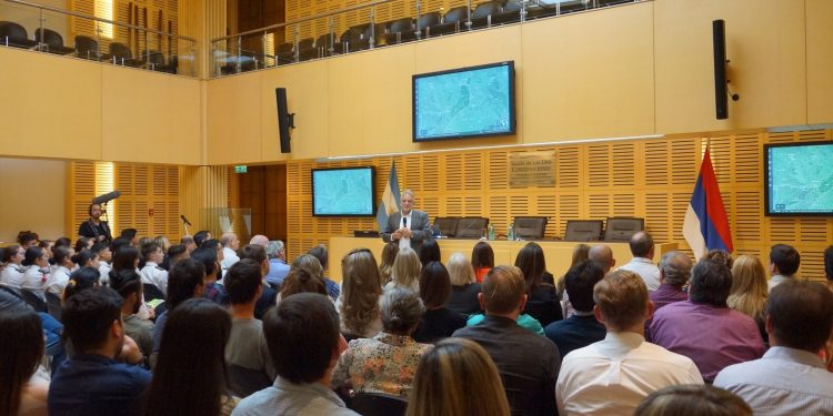 Experto de Costa Rica disertó en la Legislatura y aseguró que Misiones tiene el potencial de ser la provincia regenerativa de Argentina