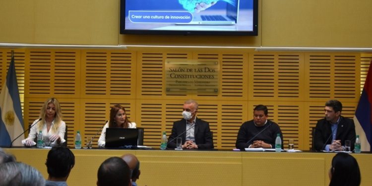 Legislatura: reflexionaron acerca de la educación disruptiva en la formación docente superior