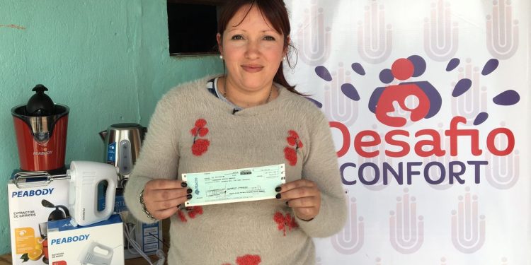 Posadas: entregaron premio a ganadora del Desafío Confort