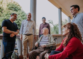 Herrera Ahuad visitó el lugar en el cual edificarán un hogar de ancianos para sacerdotes