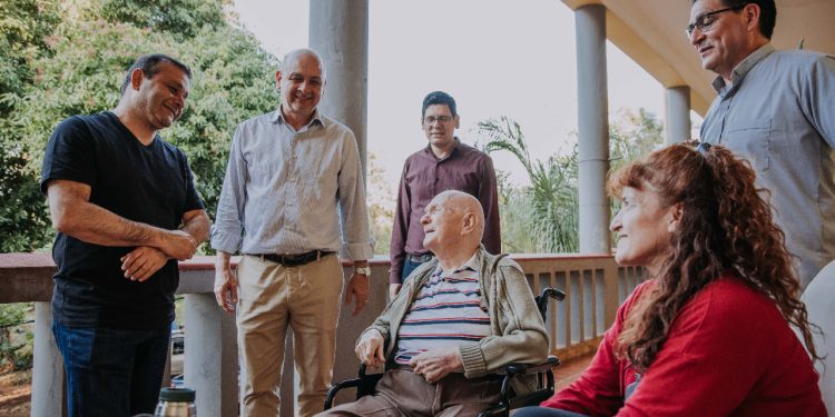 Herrera Ahuad visitó el lugar en el cual edificarán un hogar de ancianos para sacerdotes