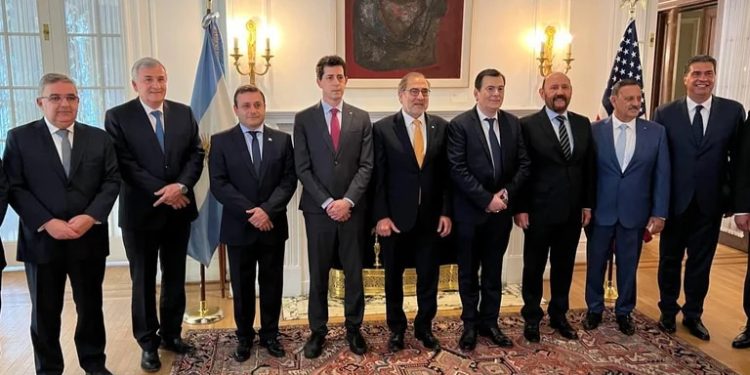 Siete gobernadores plantan agenda propia en Estados Unidos y confrontan al Presidente: no a las PASO