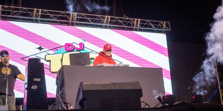 RandomFest y DJ Tao detonaron la cascada de la Costanera de Posadas