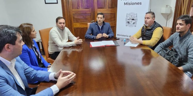 Compactarán y reciclarán móviles policiales en desuso para preservar el medioambiente