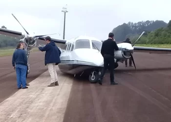 Apóstoles: un avión tuvo que aterrizar de emergencia en el Aeroclub