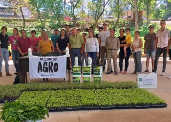 Entregaron más de 1500 plantines frutales en Dos de Mayo