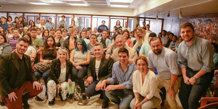 Beneficiarios de planes sociales se capacitan para la inserción laboral en turismo