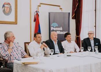 Autoridades provinciales y el municipio de Puerto Iguazú lanzaron el Black Friday Mundial Maravilla del Mundo