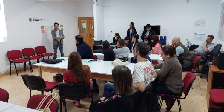 Capacitan en habilidades empresariales a actores del sector turístico