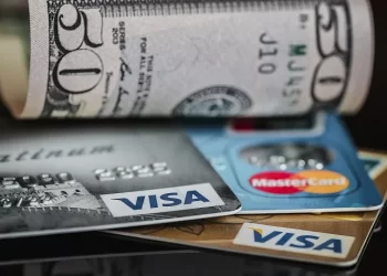 Dólar tarjeta: se suma un 25% más de percepción impositiva