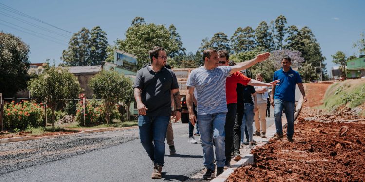 Herrera Ahuad supervisó obras en San Vicente