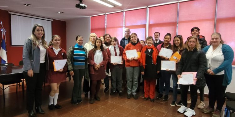 Estudiantes misioneros seleccionados y reconocidos en el 12° Premios Itaú de Cuento Digital