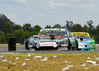 TC Mouras: Bundziak fue segundo en La Plata y quedo a un paso del título