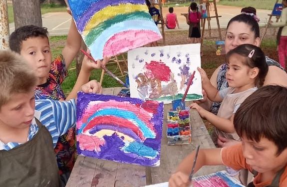 Taller itinerante de arte y revinculación escolar recorre los Barrios de El Soberbio