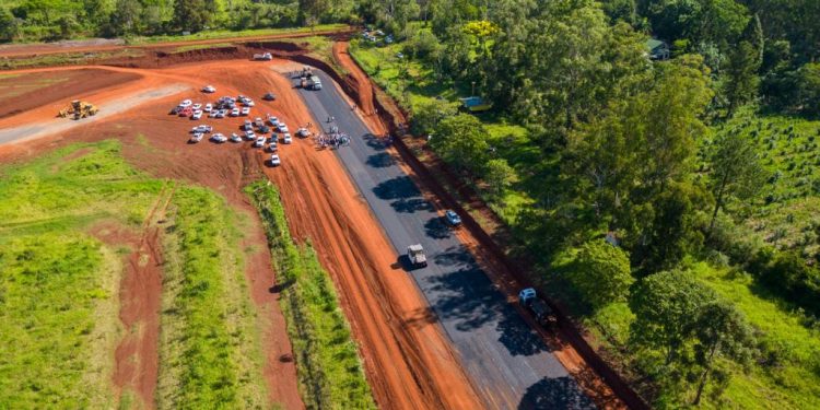 Vialidad comenzó a asfaltar el nuevo circuito del Autódromo de Eldorado