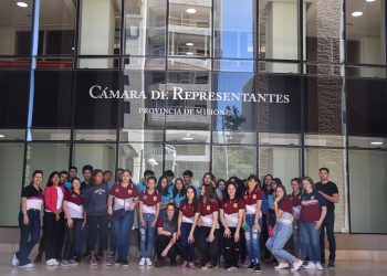 Las visitas guiadas son una fusión de historia y tecnología que deslumbra a los estudiantes