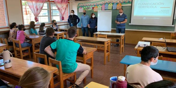 Cerro Azul: inscripción abierta para carrera terciaria gratuita