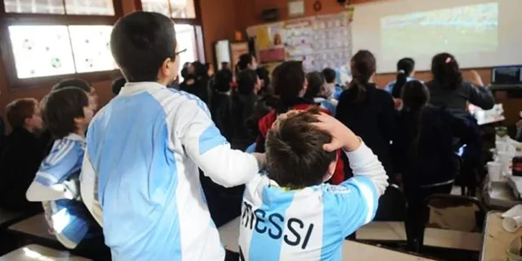 El gobierno de la provincia de Buenos Aires confirmó que pasarán los partidos del mundial en las escuelas
