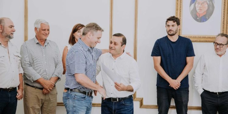 El Gobierno de Misiones entregó créditos a empresas del sector foresto industrial