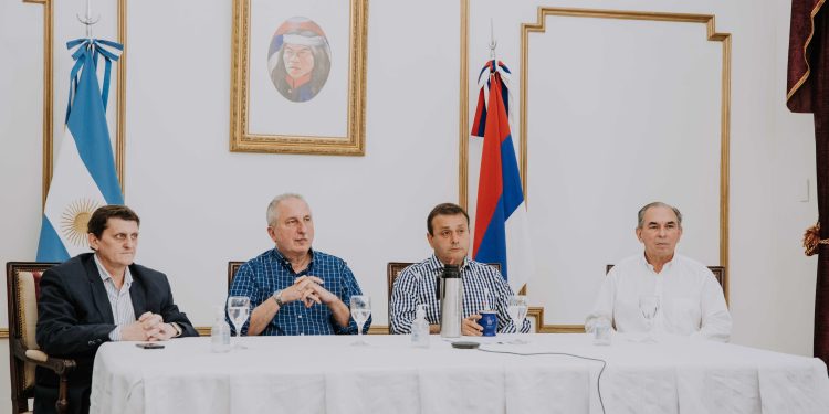 El gobernador presentó el nuevo Programa “Ahora Taxi”