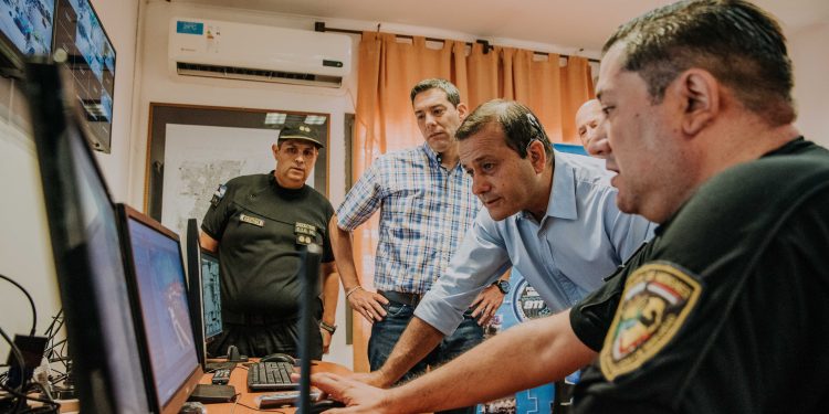 Herrera Ahuad inauguró el nuevo sistema de videovigilancia en Puerto Iguazú