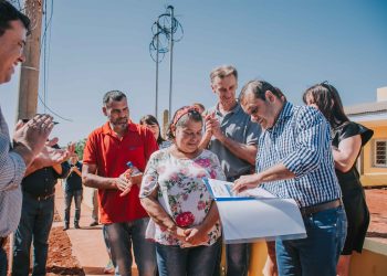 Herrera Ahuad inauguró un sistema de videovigilancia y entregó viviendas en Campo Grande