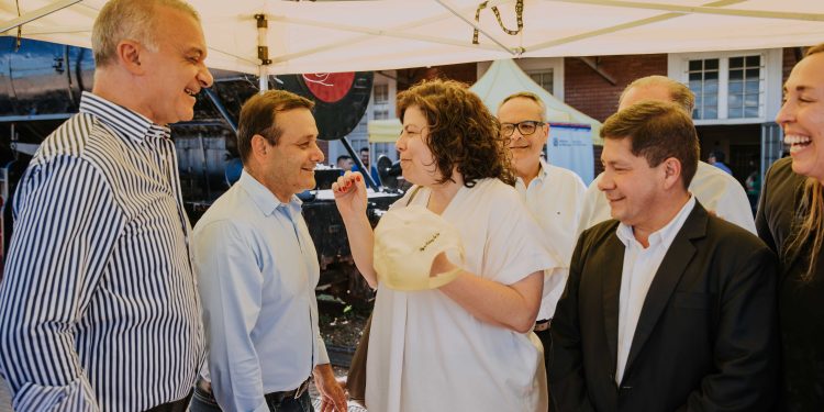 El gobernador y Vizzotti presentaron el Plan de Acción de Salud y Cambio Climático