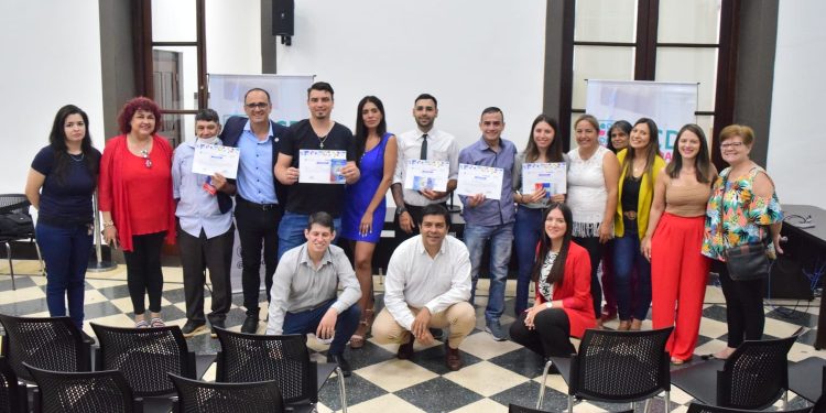 Posadas: reconocimiento a los agentes del HCD que finalizaron sus estudios secundarios