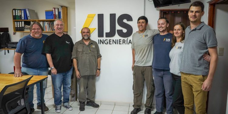 Passalacqua visitó empresa de ingeniería eléctrica y automatismo industrial líder en el NEA