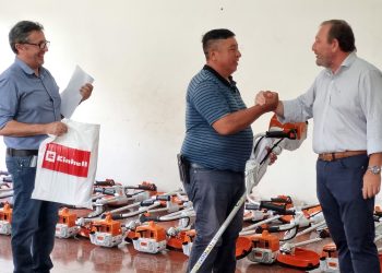 Yacyretá entrega maquinarias a las Asociaciones Civiles