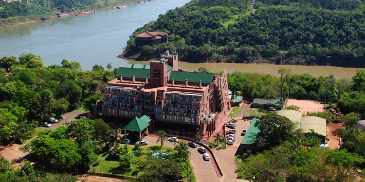 Amerian Iguazú busca personal
