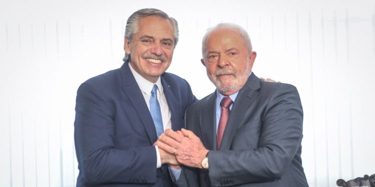 Lula llega este domingo a la Argentina