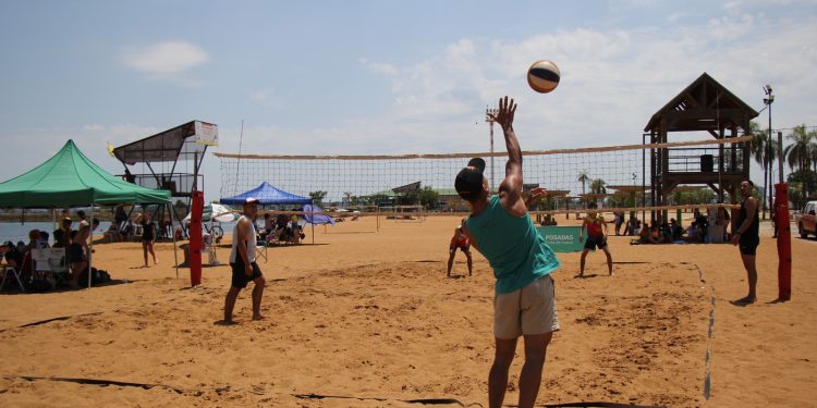 Posadas: exitoso torneo de beach vóley en El Brete