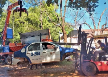 La provincia firmó un convenio para compactar vehículos en condiciones de reciclado