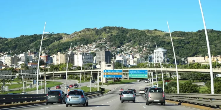 Verano 2023: ¿cuánto sale el litro de nafta en Brasil y Uruguay?