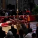 Miles de fieles despiden a Benedicto XVI